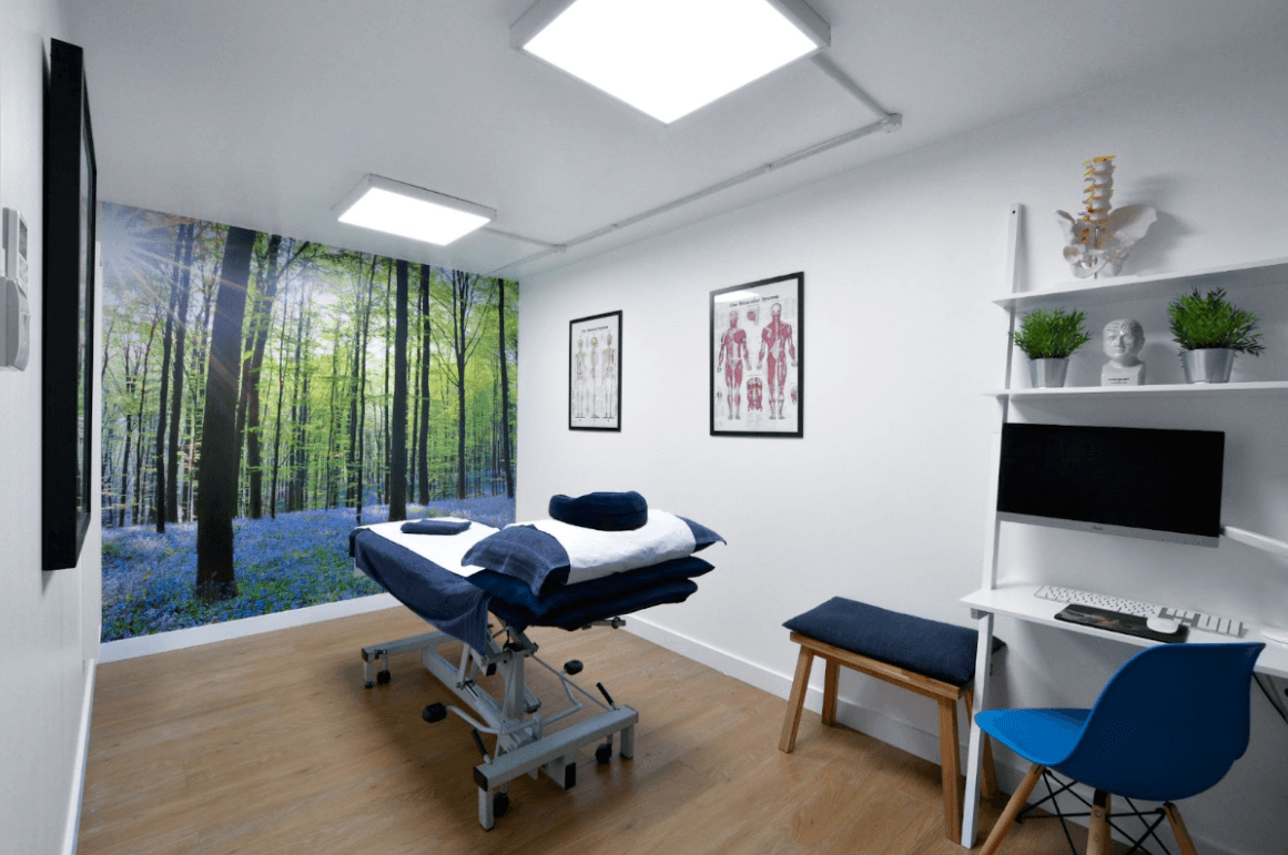 Patient receiving focused shockwave therapy treatment at Bodytonic Clinic in London, Canada Water SE16 and Stratford E15 E20