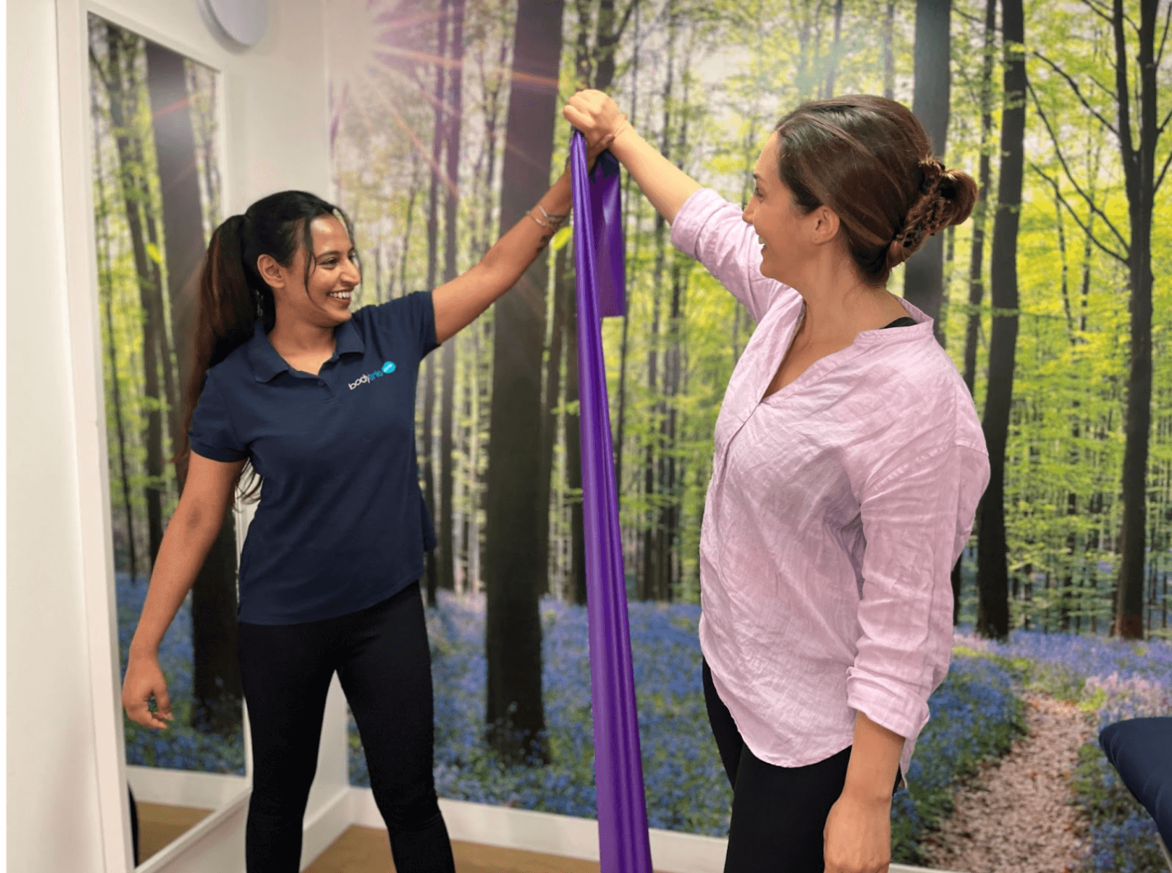 Patient receiving physiotherapy treatment at Bodytonic Clinic in London, Canada Water SE16 and Stratford E15 E20